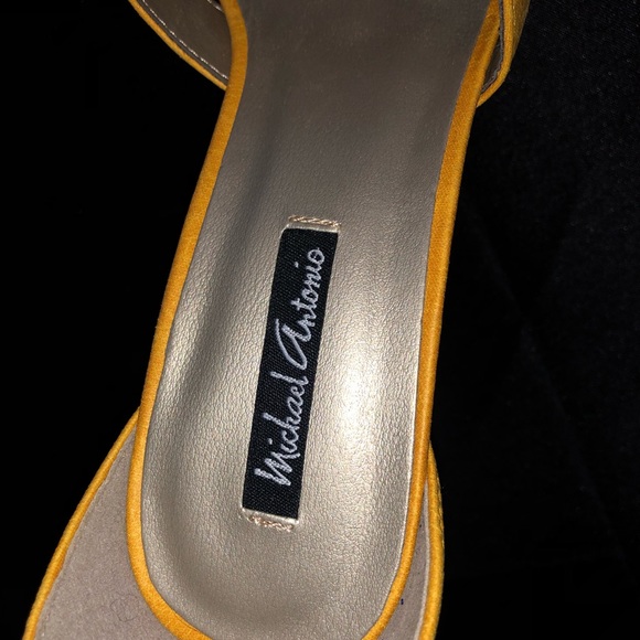 Michael Antonio yellow platform chunky heels - Picture 4 of 5
